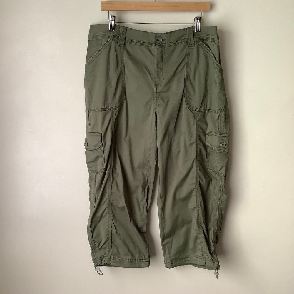 NWT Style & Co Comfort Mid Rise Capri Straight Olive Sprig Cargo Pants Plus 14W